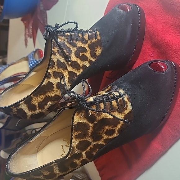 Christian Louboutin - Picture 1 of 9
